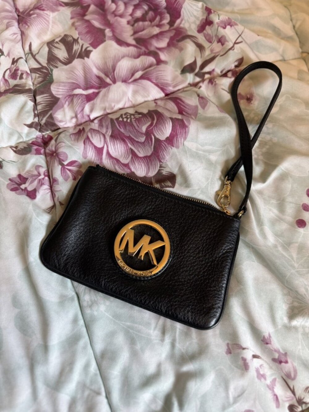 Michael Kors Fulton Black Pebbled Leather Large Zip Clutch Wristlet Wallet